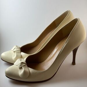 Stuart Weitzman Pumps